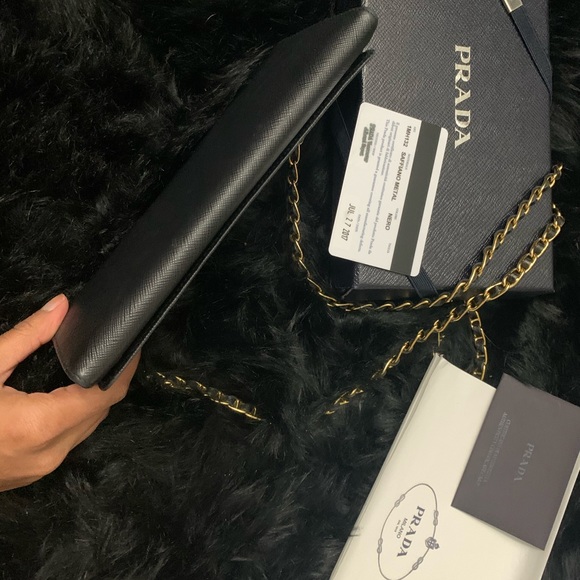 SOLD Prada Authenticate Saffiano Wallet on Chain - Picture 7 of 8